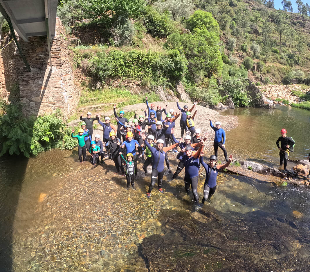 Atividade Team Building - Canyoning no Rio Ceira