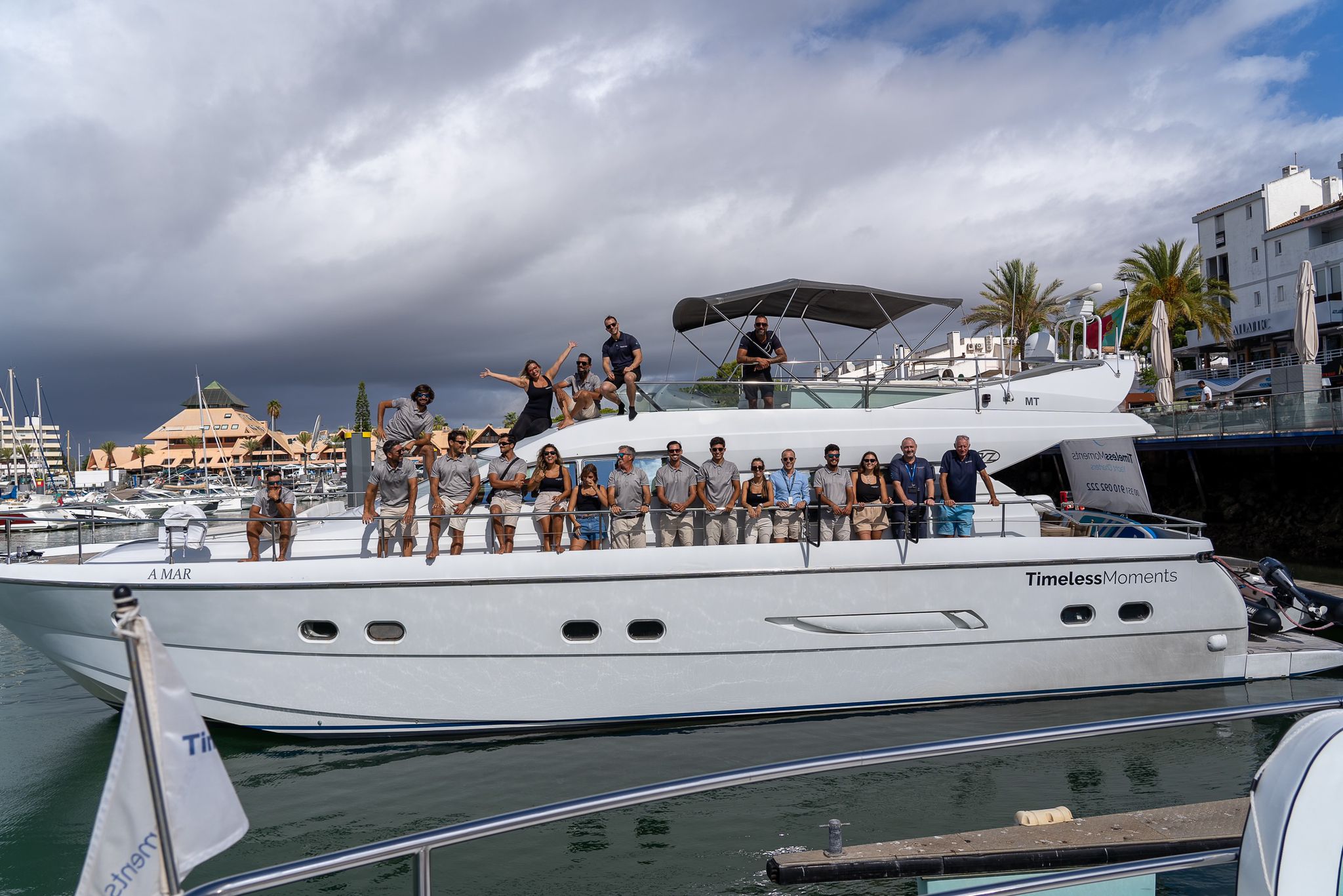 Team 2023 a bordo embarcação A MAR