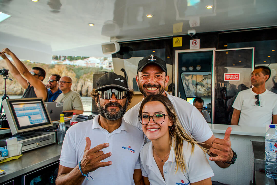 Os nossos marinheiros numa das nossas boat parties para clientes